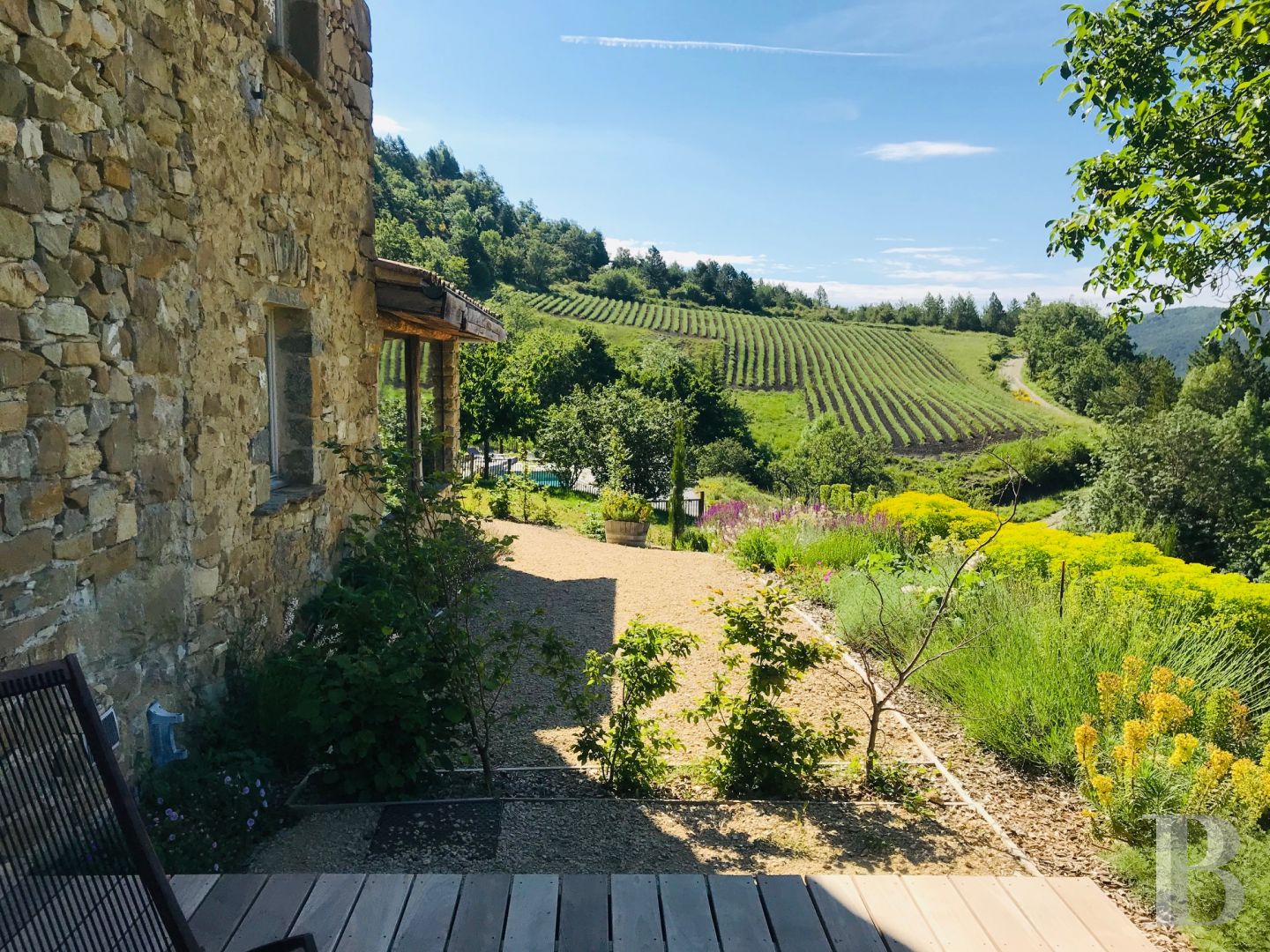 En Drôme provençale, au milieu des montagnes, un hameau du 18e siècle à l'esprit contemporain - photo  n°13