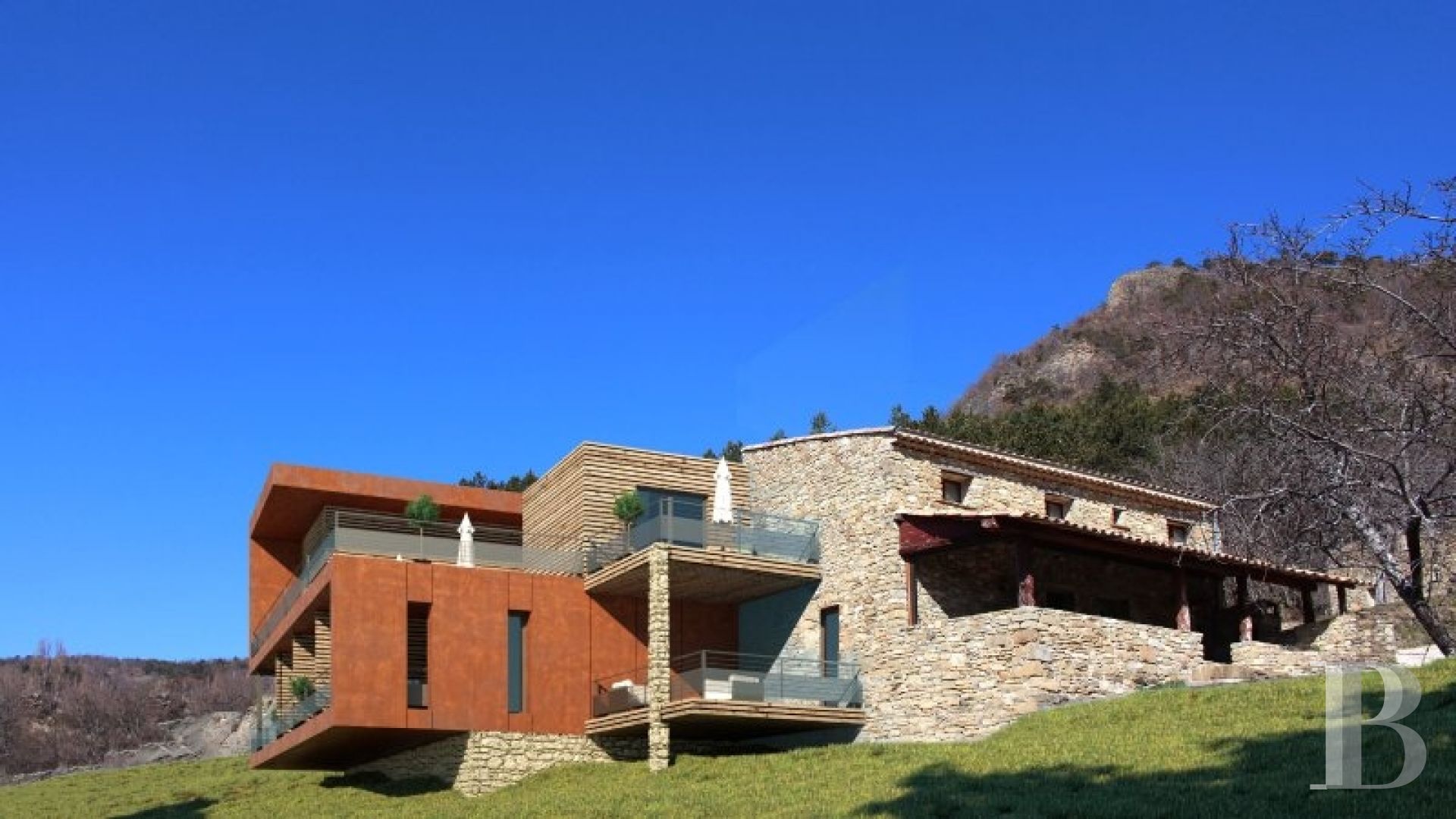En Drôme provençale, au milieu des montagnes, un hameau du 18e siècle à l'esprit contemporain - photo  n°4