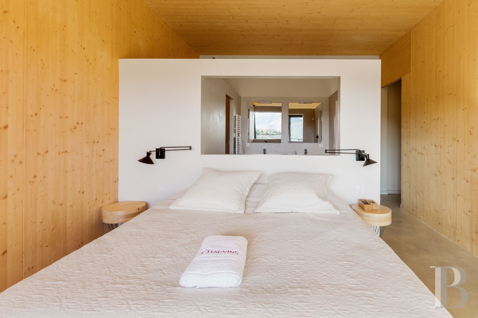 En Drôme provençale, au milieu des montagnes, un hameau du 18e siècle à l'esprit contemporain - photo  n°15