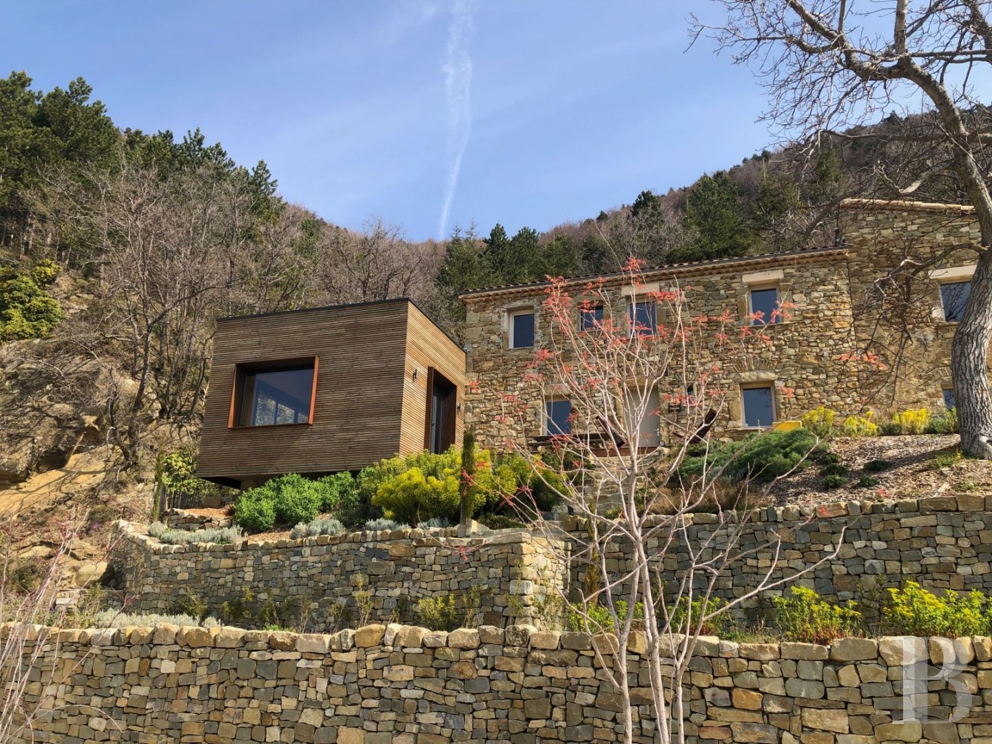 En Drôme provençale, au milieu des montagnes, un hameau du 18e siècle à l'esprit contemporain - photo  n°20