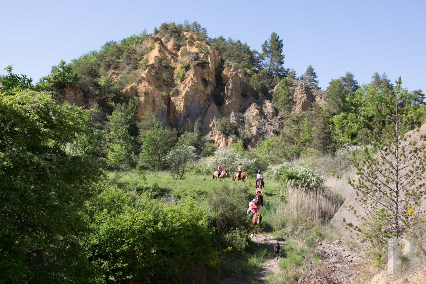 En Drôme provençale, au milieu des montagnes, un hameau du 18e siècle à l'esprit contemporain - photo  n°12