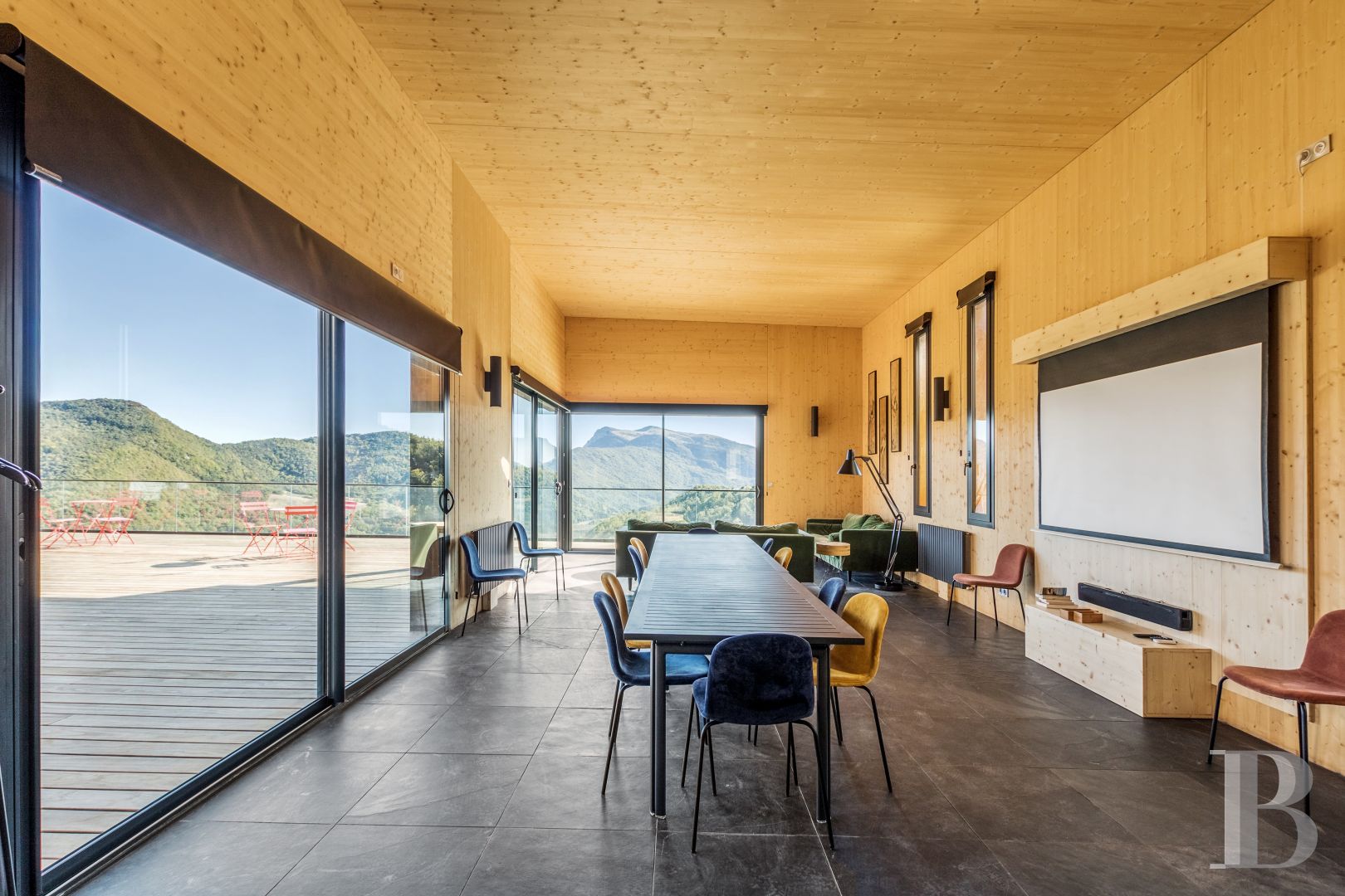 En Drôme provençale, au milieu des montagnes, un hameau du 18e siècle à l'esprit contemporain - photo  n°17