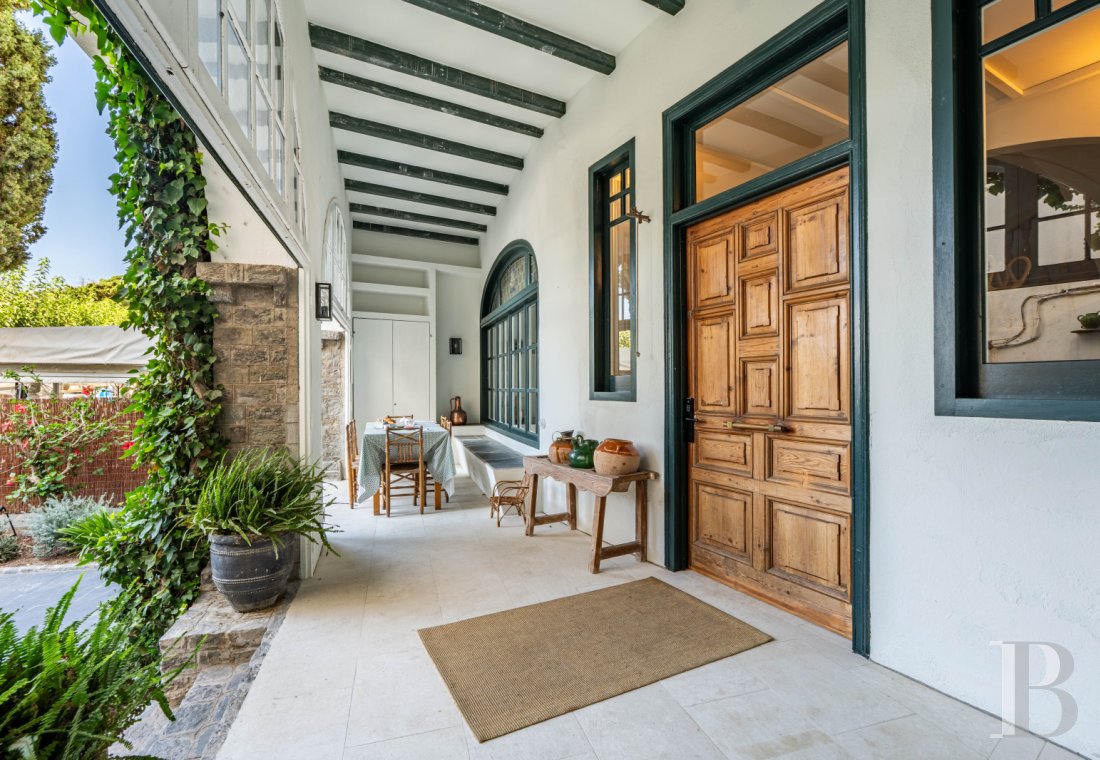 À Cadaques, dans le Parc naturel de Cap de Creus, une impressionnante maison de Peter Harnden, architecte des années 60 - photo  n°6