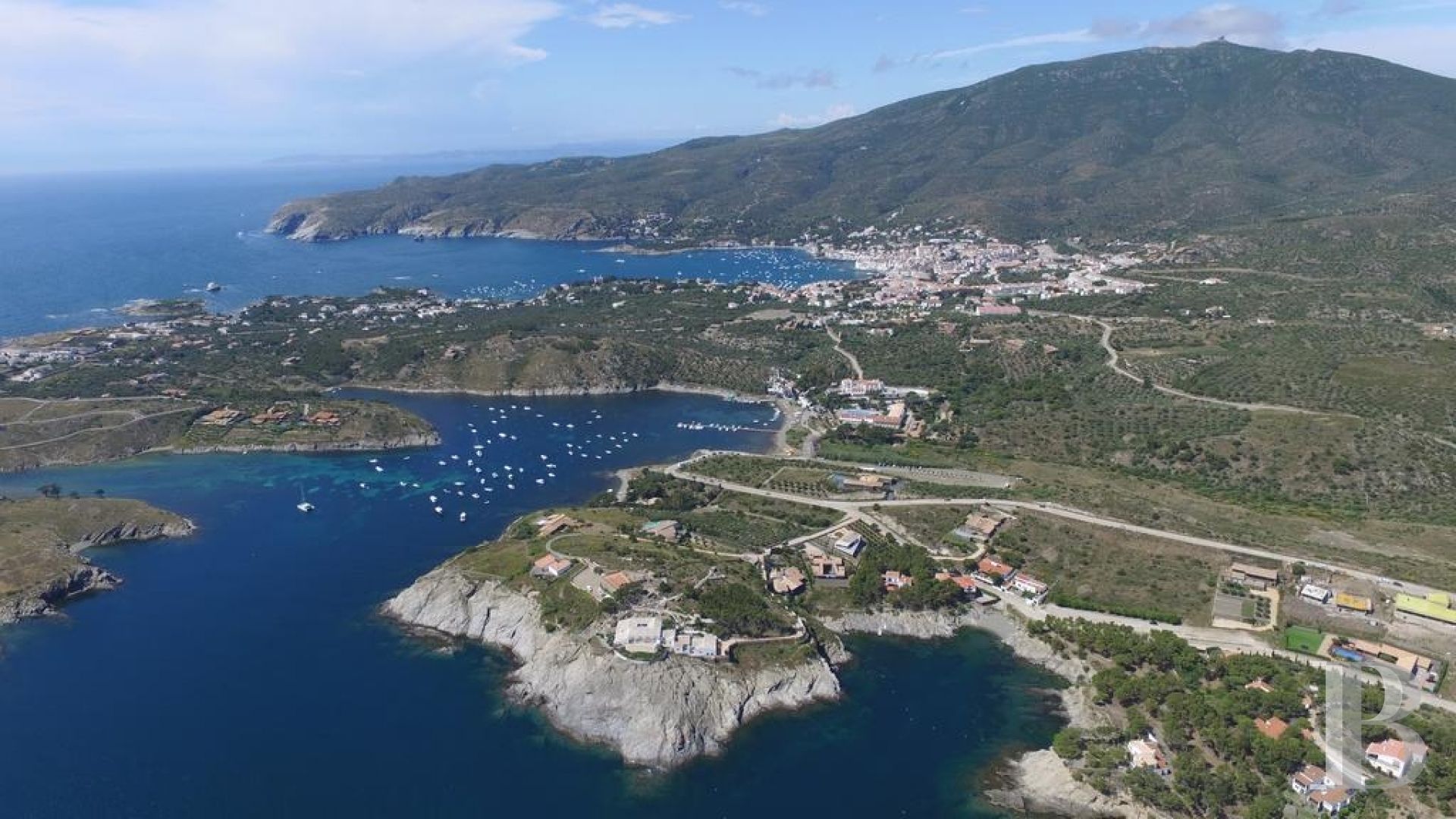 À Cadaques, dans le Parc naturel de Cap de Creus, une impressionnante maison de Peter Harnden, architecte des années 60 - photo  n°31