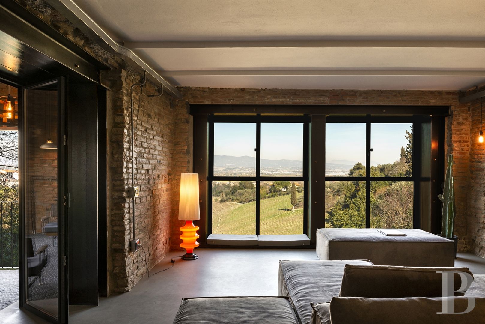 A large, two-storey apartment in a 16th century palace in San Miniato, halfway between Florence and Pisa - photo  n°1