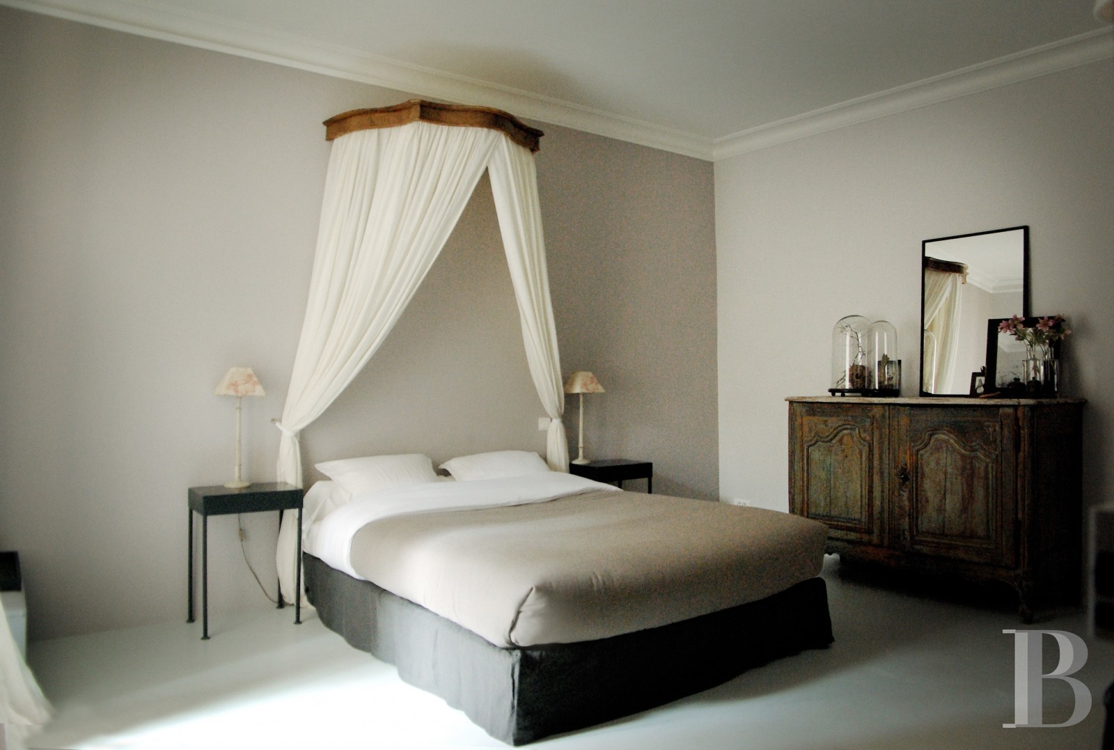 Entre Alès et Uzès, au cœur d’un village de la Provence gardoise, une paisible demeure seigneuriale animée d’un esprit contemporain - photo  n°15