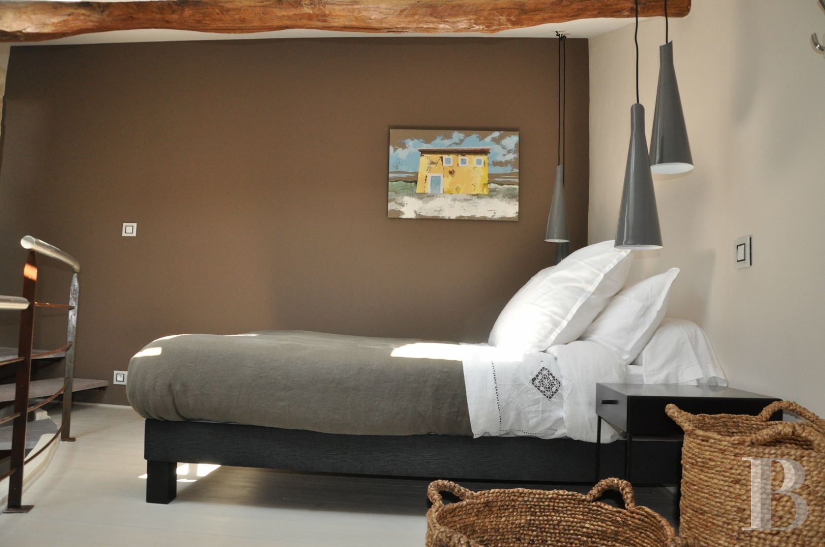 Entre Alès et Uzès, au cœur d’un village de la Provence gardoise, une paisible demeure seigneuriale animée d’un esprit contemporain - photo  n°16