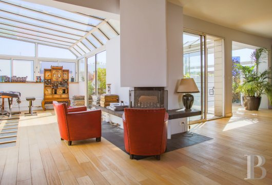 paris - A bright, spacious 275-m² house with a terrace and garden, on the outskirts of the French capital in peaceful Gentilly