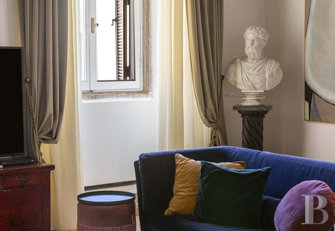 A vast, completely renovated apartment on the top floor of a 16th-century palazzo in Rome - photo  n°5