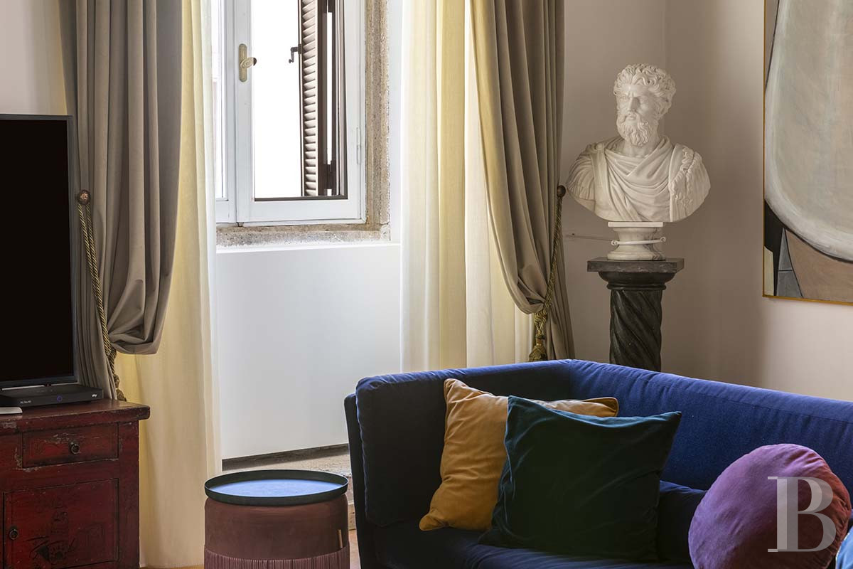 A vast, completely renovated apartment on the top floor of a 16th-century palazzo in Rome - photo  n°5