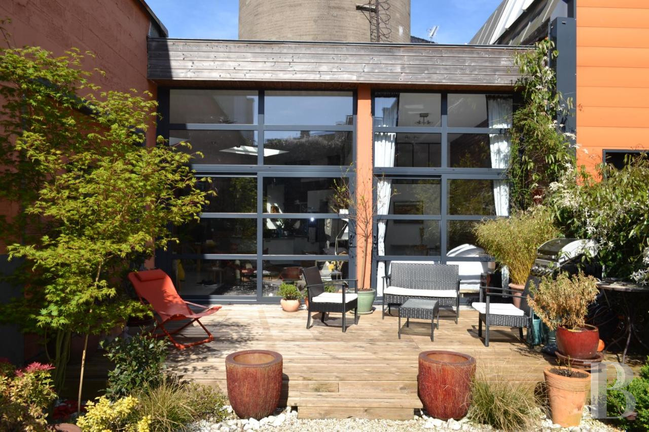 A former dye works transformed into a loft-style house with a garden in the heart of an industrial site in Roubaix - photo  n°20