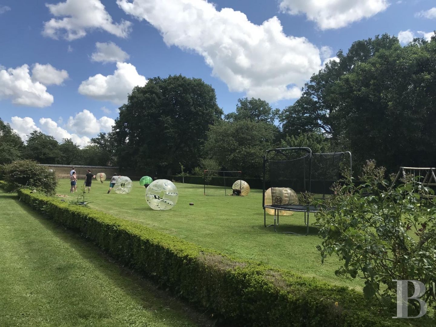 Au nord de Châteaudun, en Eure-et-Loir,  un château dans son parc à l’anglaise et ses vastes bois - photo  n°5