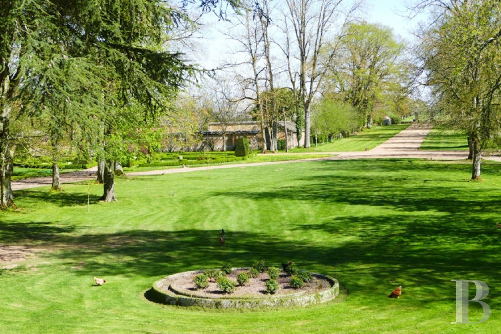 Au nord de Châteaudun, en Eure-et-Loir,  un château dans son parc à l’anglaise et ses vastes bois - photo  n°11