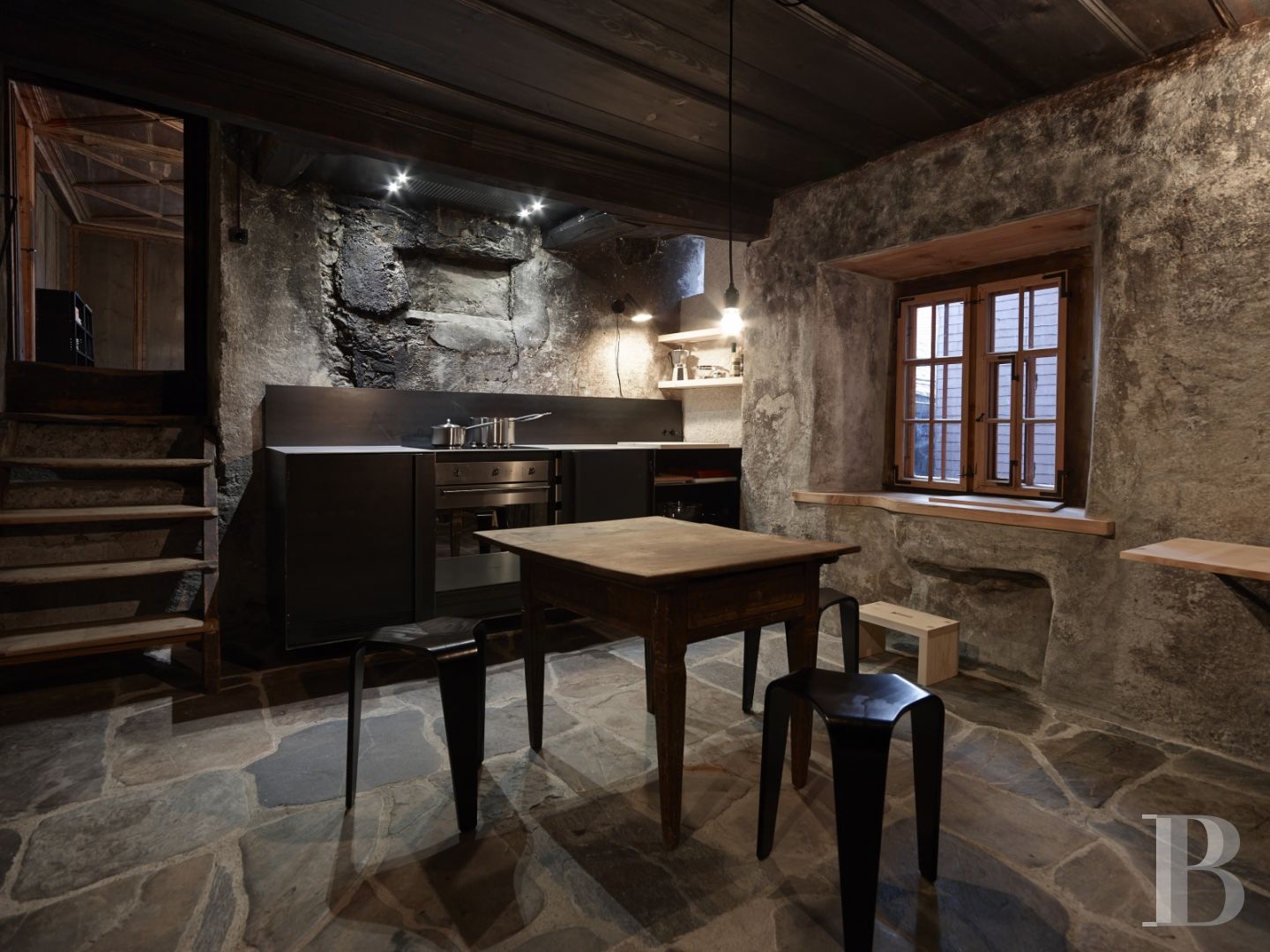 In Switzerland, in the canton of Graubünden, a baroque house and its tower in the heart of a mountain village - photo  n°9