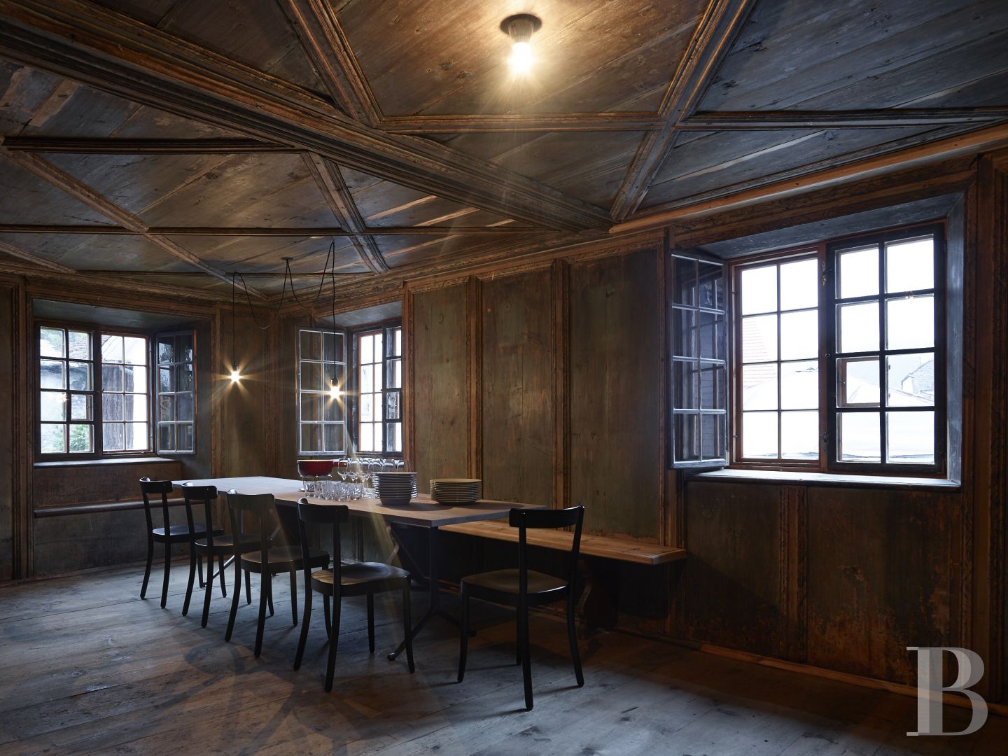 In Switzerland, in the canton of Graubünden, a baroque house and its tower in the heart of a mountain village - photo  n°12