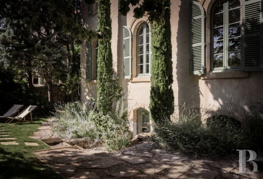 Dans l’Aveyron, aux portes de Millau, un ancien convent du 19e siècle en son jardin  - photo  n°3