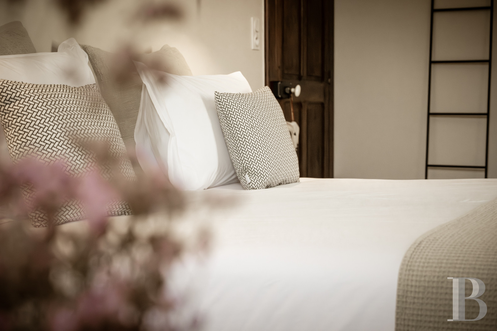 Dans l’Aveyron, aux portes de Millau, un ancien convent du 19e siècle en son jardin  - photo  n°17