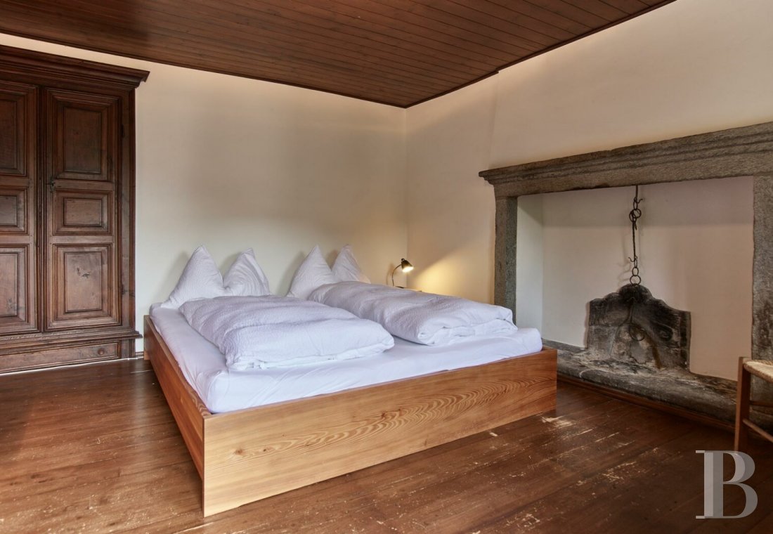 In Ticino region , not far from Lake Maggiore, a large village house overlooking a wild valley - photo  n°8