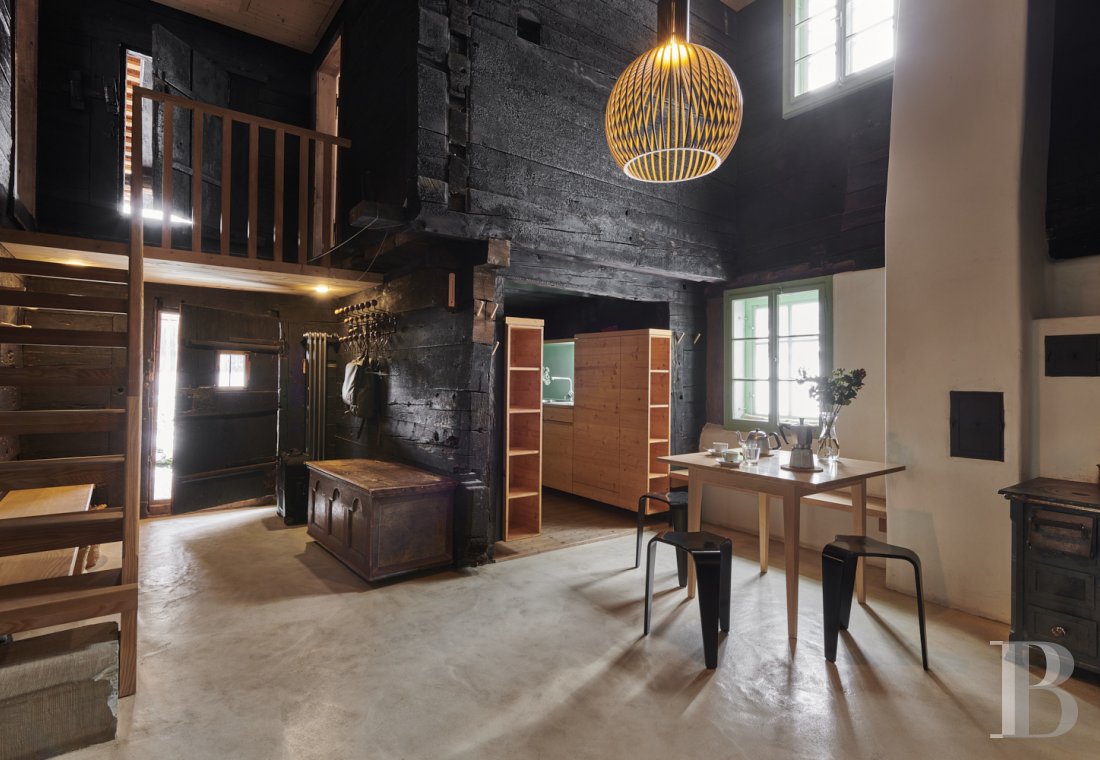 A 15th century farmhouse converted into a gîte nestled in the Schächen valley in the Swiss Canton of Uri - photo  n°4