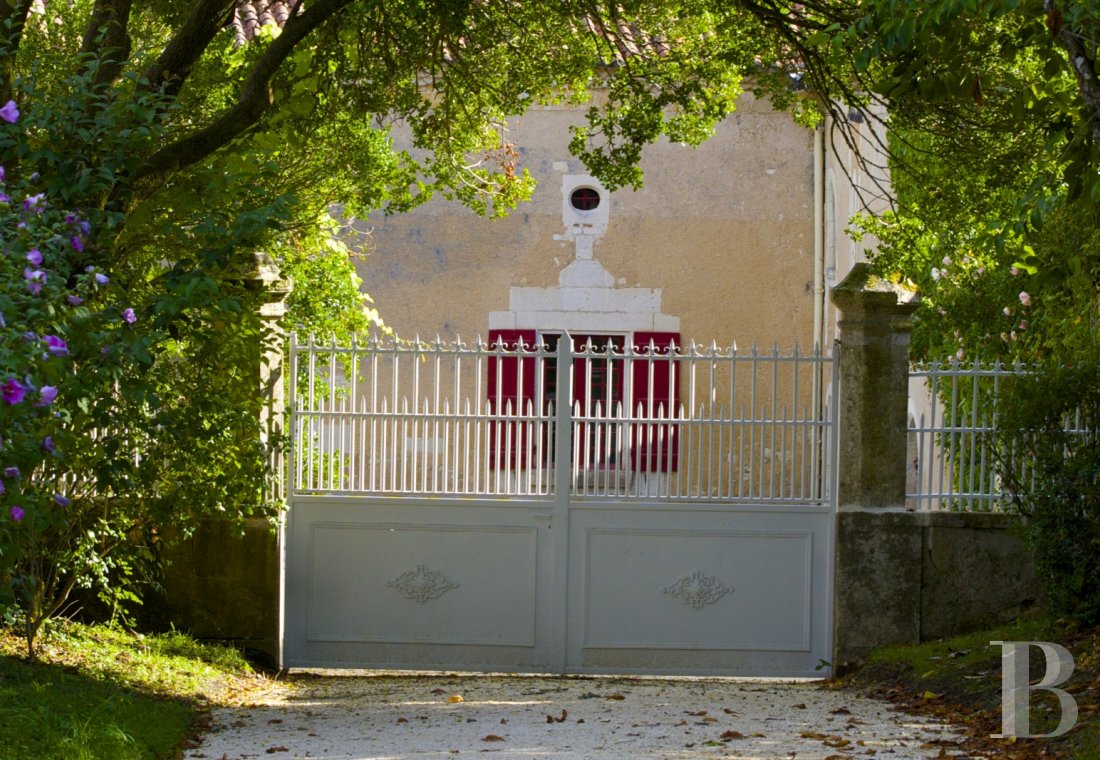 A manor house nestled in the hills of the Dordogne, to the north-west of Périgueux - photo  n°11