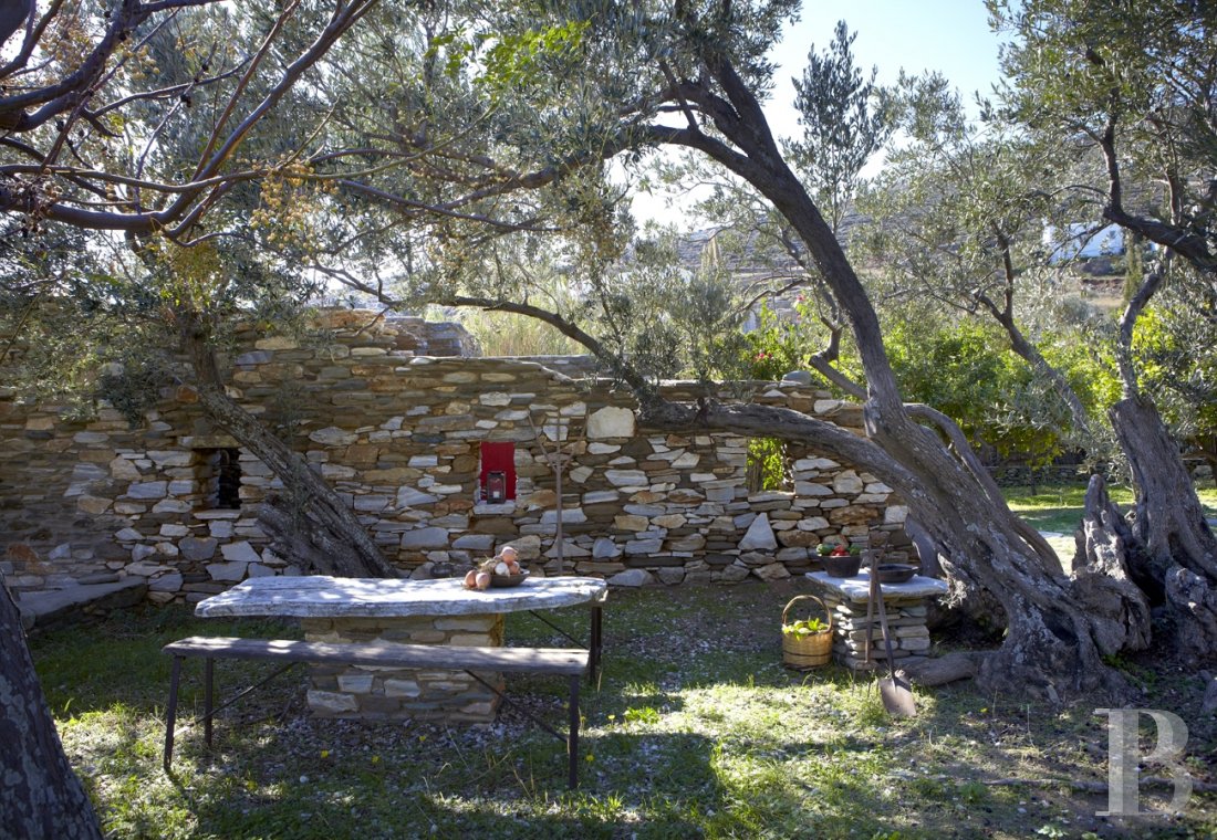 Three former sheepfolds united by a beautiful spirit by the sea in Tinos, the Cyclades - photo  n°30