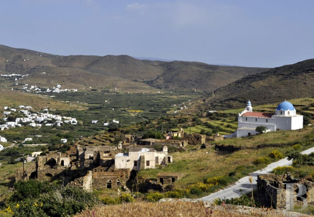 A former olive farm transformed into a charming house on the island of Tinos, in the north of the Cyclades - photo  n°25