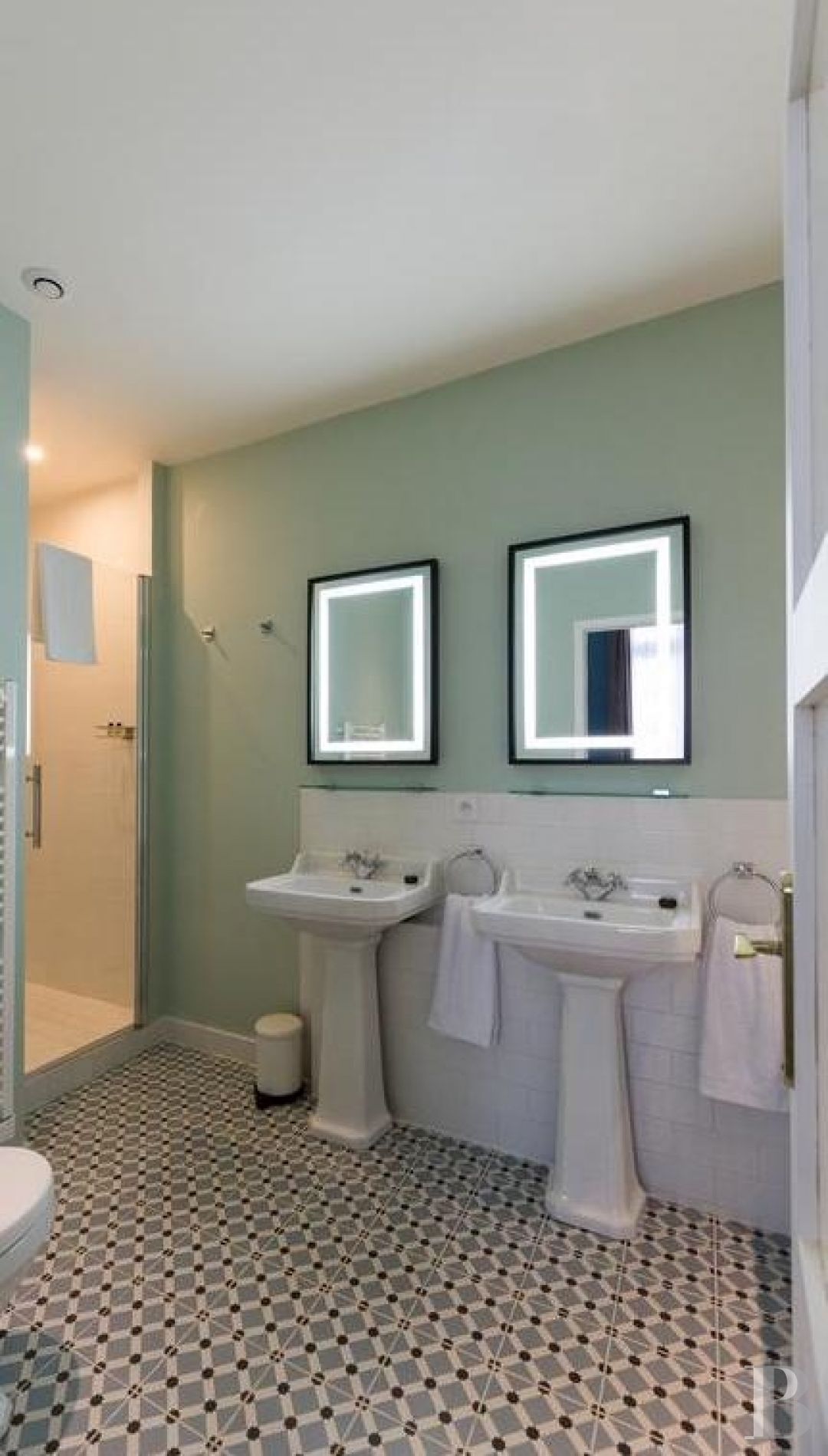 A late 19th century mansion in Arles designed by a famous city architect - photo  n°11