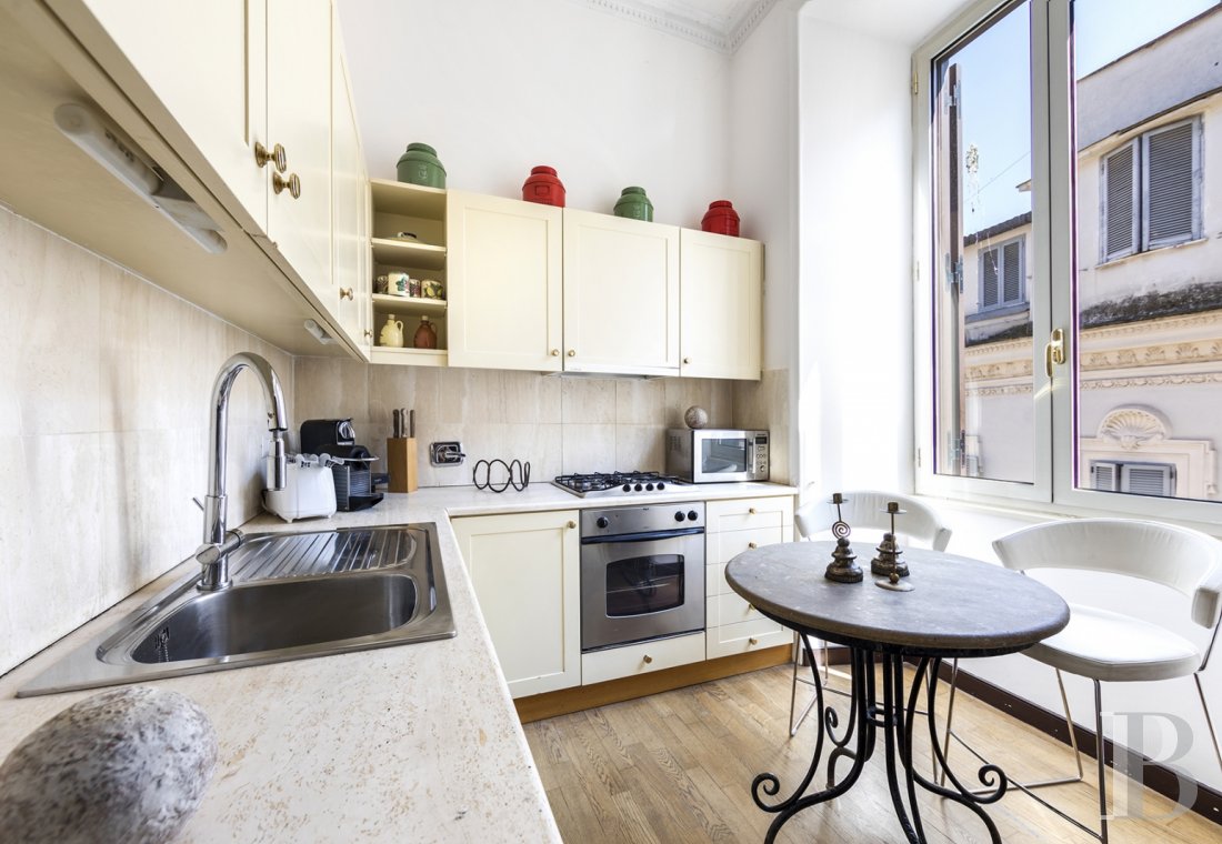 An apartment in a 16th century palazzo very close to Piazza Navona in Rome - photo  n°9