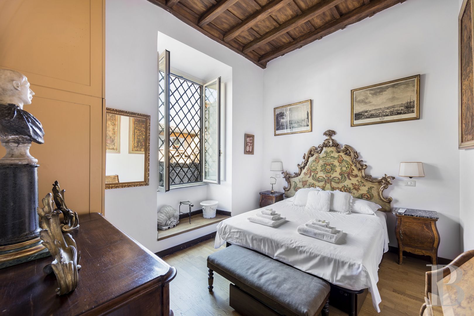 À Rome, tout près de la place Navone,  un appartement dans un palazzo du 16e siècle - photo  n°16