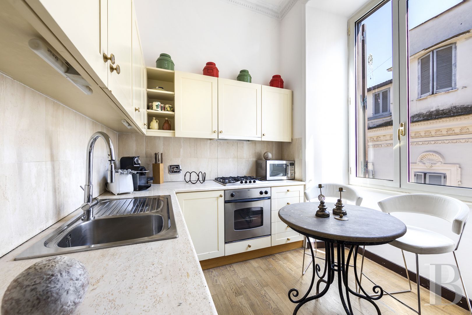 À Rome, tout près de la place Navone,  un appartement dans un palazzo du 16e siècle - photo  n°9