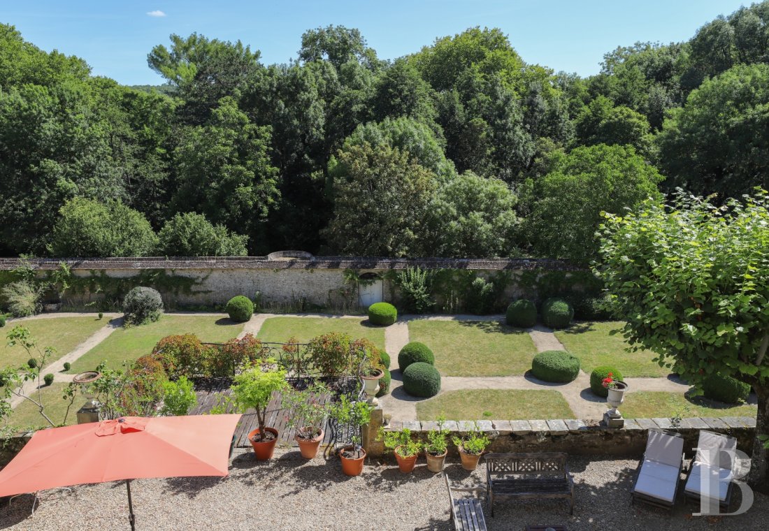 À Moret-sur-Loing, au sud de Fontainebleau, un ancien donjon royal du 12e siècle habité d’un rêve néo-gothique - photo  n°21