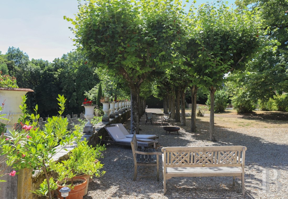À Moret-sur-Loing, au sud de Fontainebleau, un ancien donjon royal du 12e siècle habité d’un rêve néo-gothique - photo  n°5