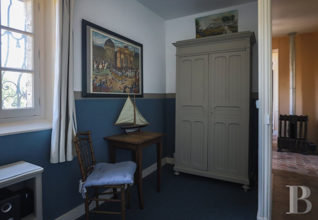 À Moret-sur-Loing, au sud de Fontainebleau, un ancien donjon royal du 12e siècle habité d’un rêve néo-gothique - photo  n°17