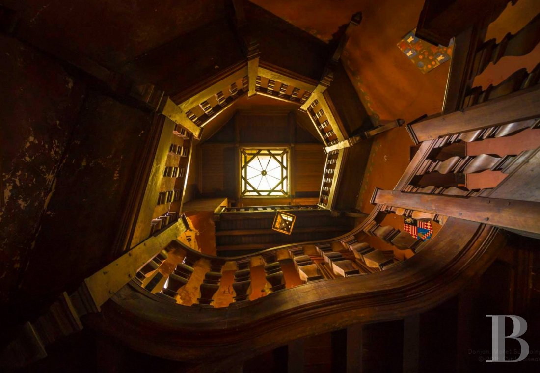 À Moret-sur-Loing, au sud de Fontainebleau, un ancien donjon royal du 12e siècle habité d’un rêve néo-gothique - photo  n°12