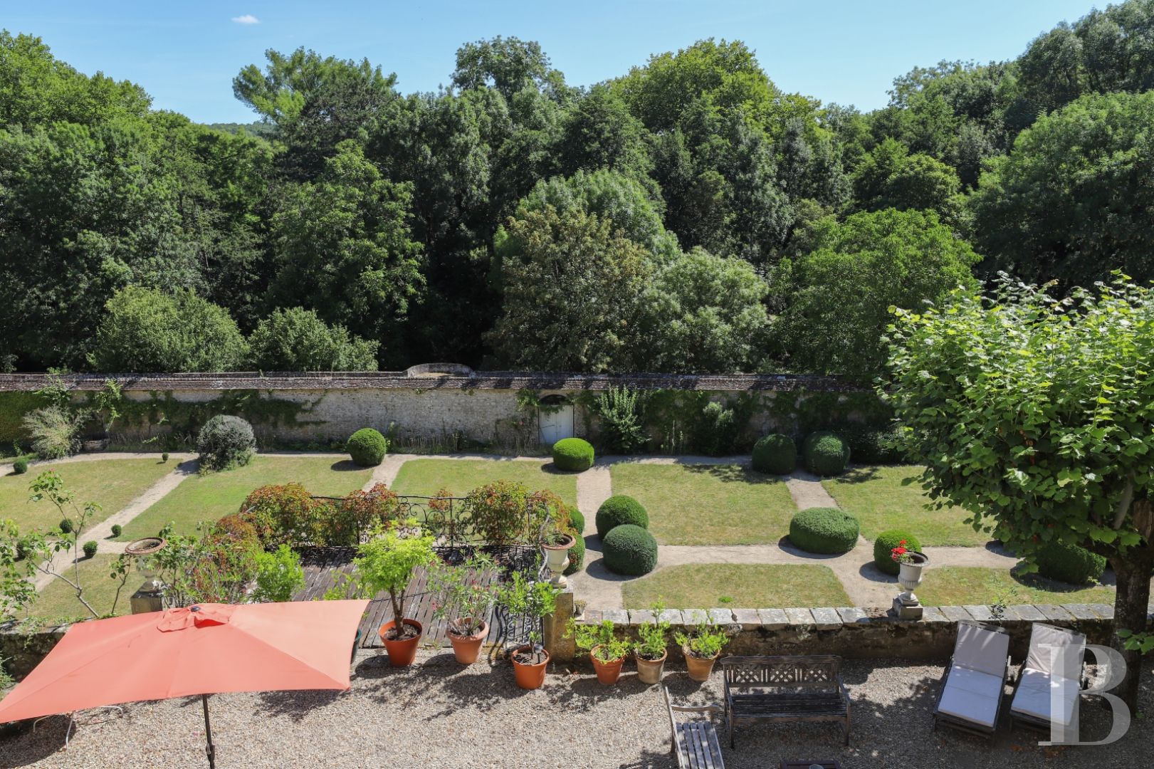 À Moret-sur-Loing, au sud de Fontainebleau, un ancien donjon royal du 12e siècle habité d’un rêve néo-gothique - photo  n°21
