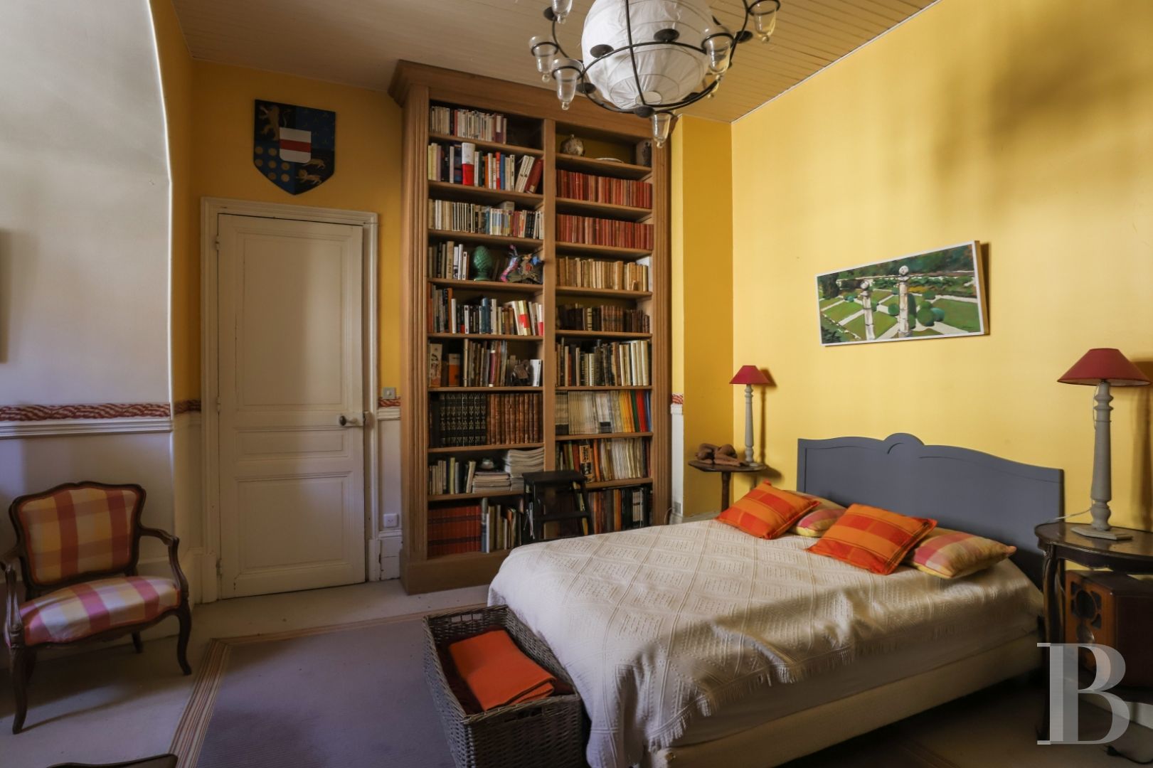 À Moret-sur-Loing, au sud de Fontainebleau, un ancien donjon royal du 12e siècle habité d’un rêve néo-gothique - photo  n°20