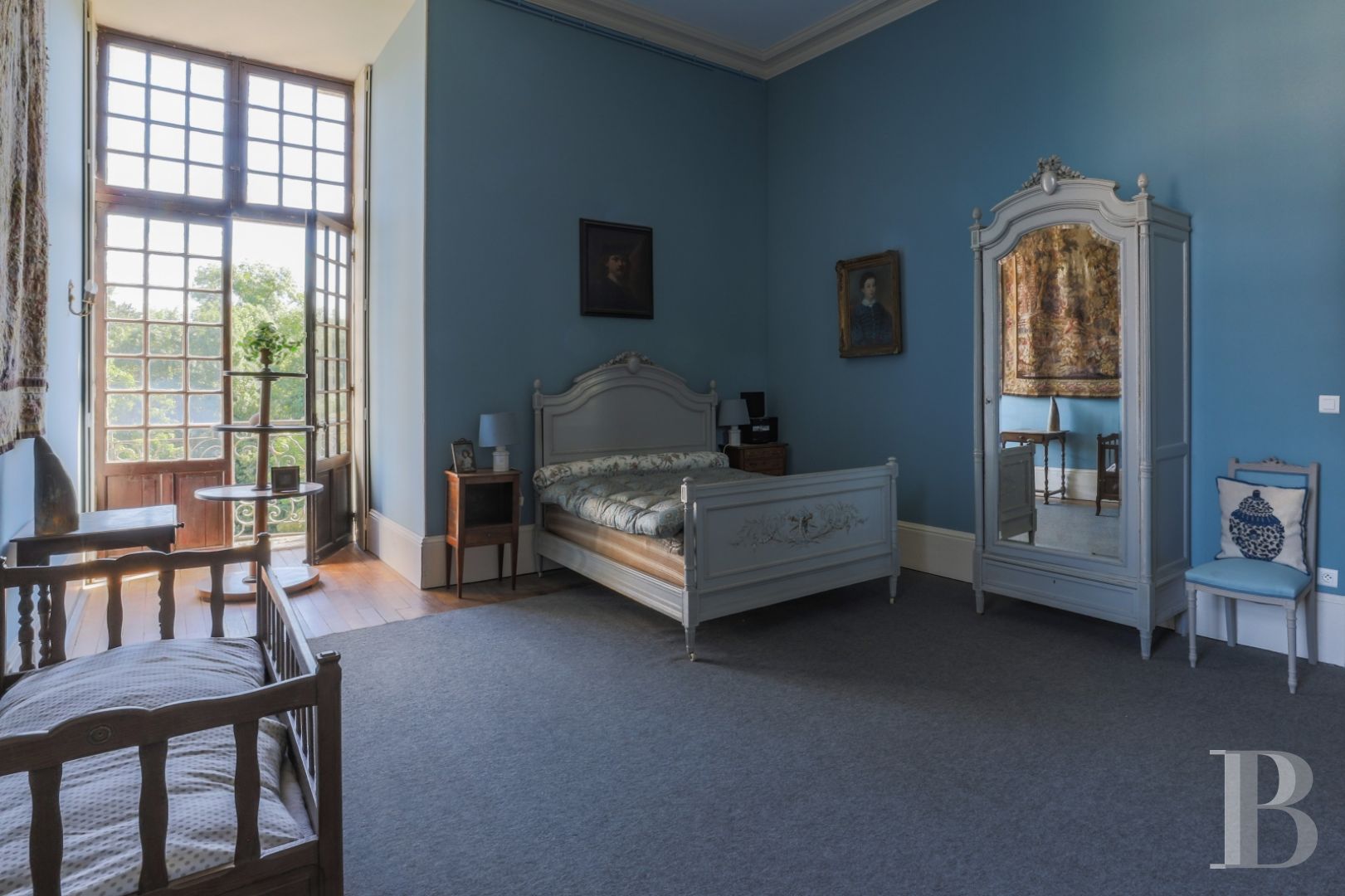 À Moret-sur-Loing, au sud de Fontainebleau, un ancien donjon royal du 12e siècle habité d’un rêve néo-gothique - photo  n°16