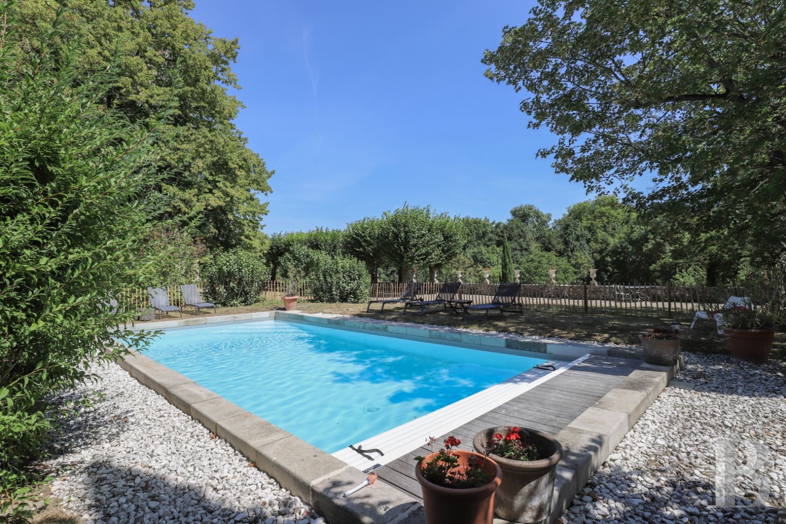 À Moret-sur-Loing, au sud de Fontainebleau, un ancien donjon royal du 12e siècle habité d’un rêve néo-gothique - photo  n°6