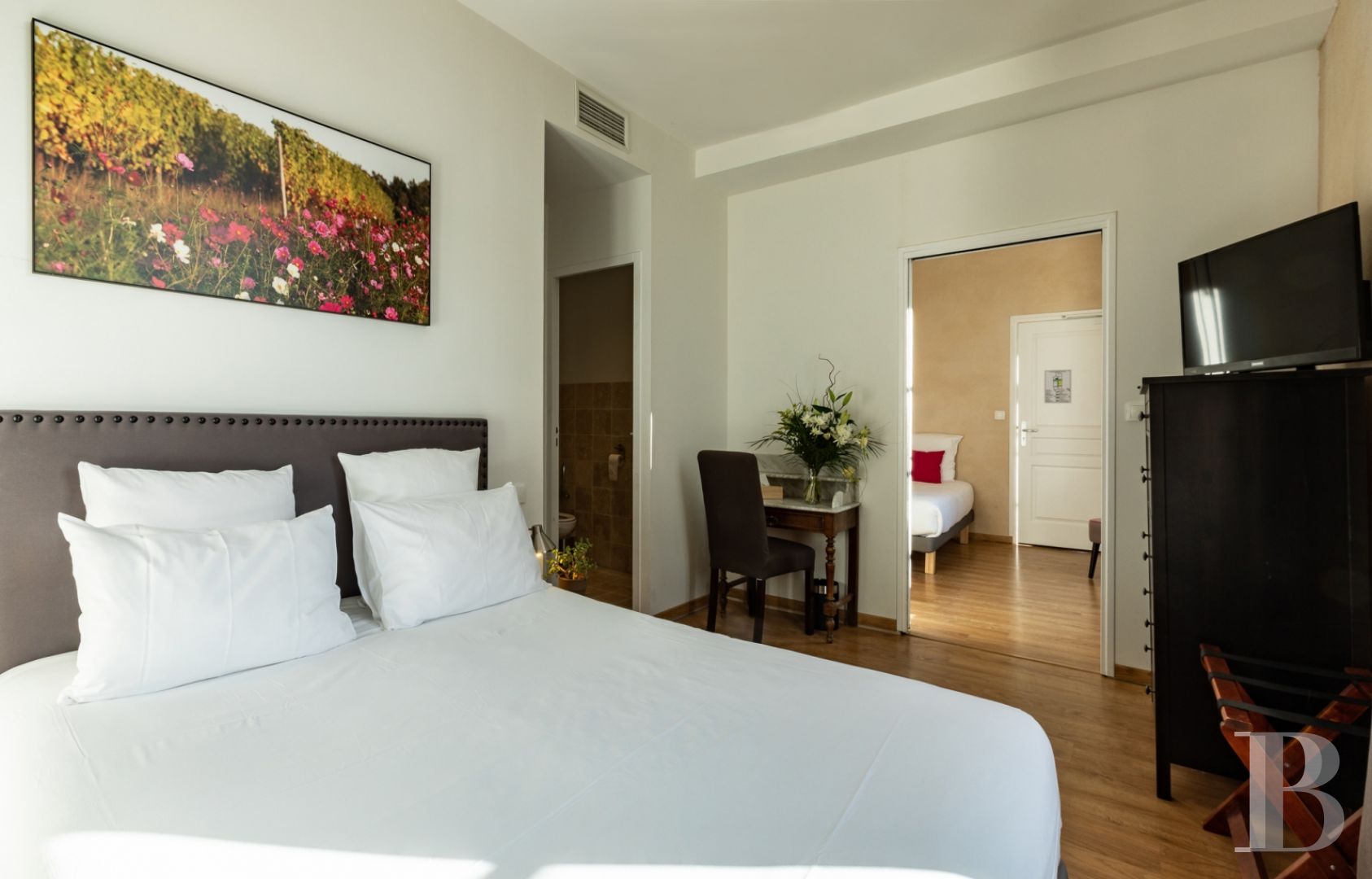 En pleine campagne gersoise, un ancien château de village du 12e siècle  - photo  n°19