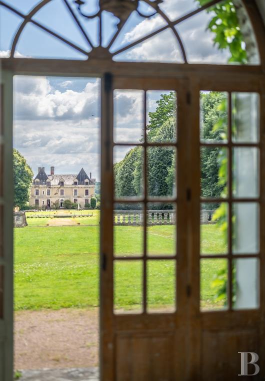 An elegant 17th century chateau with a park stretching for as far as the eye can see between Périgueux and Limoges, in the north of the Dordogne - photo  n°49