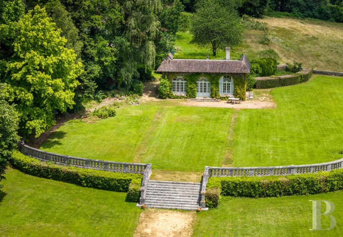 An elegant 17th century chateau with a park stretching for as far as the eye can see between Périgueux and Limoges, in the north of the Dordogne - photo  n°45