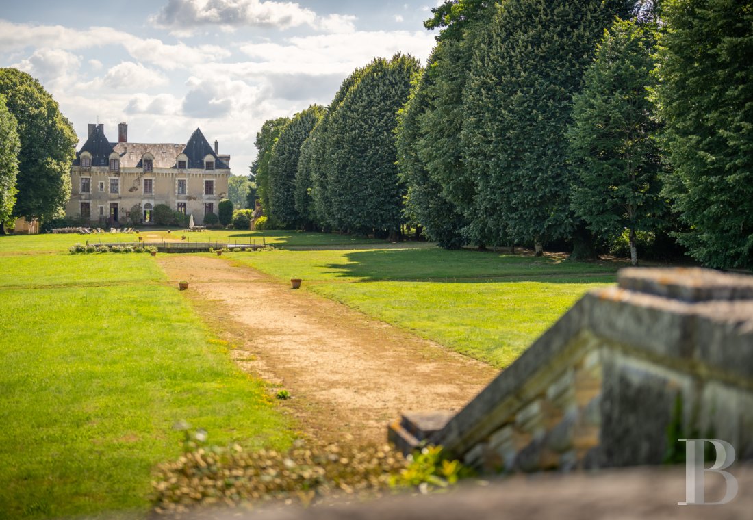 An elegant 17th century chateau with a park stretching for as far as the eye can see between Périgueux and Limoges, in the north of the Dordogne - photo  n°5