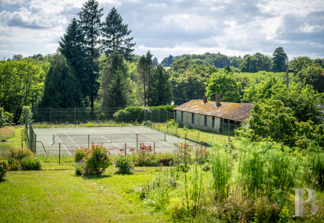 An elegant 17th century chateau with a park stretching for as far as the eye can see between Périgueux and Limoges, in the north of the Dordogne - photo  n°57