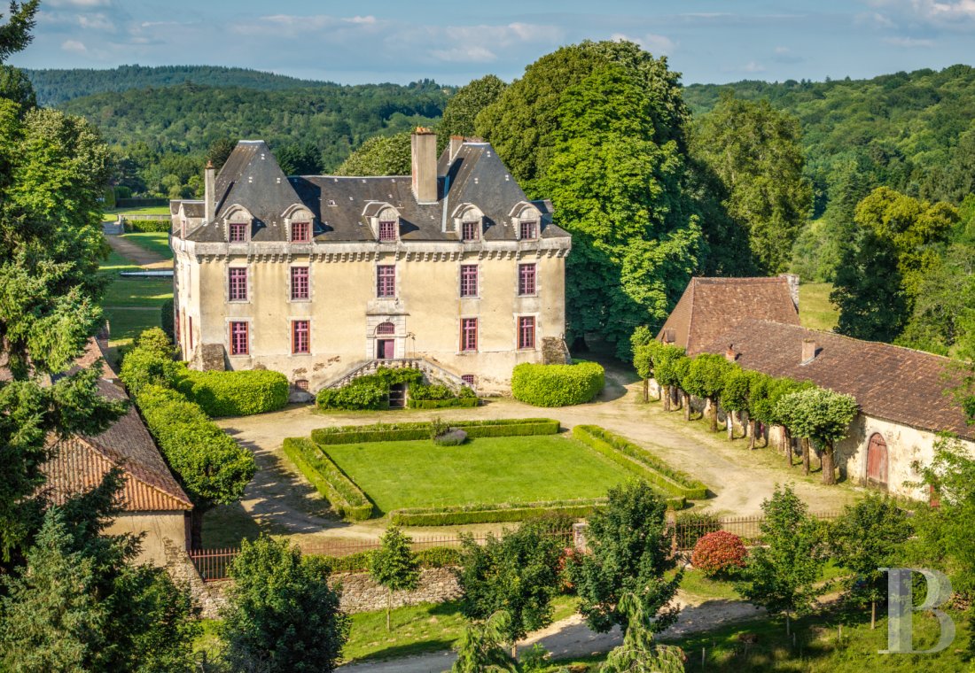 An elegant 17th century chateau with a park stretching for as far as the eye can see between Périgueux and Limoges, in the north of the Dordogne - photo  n°62