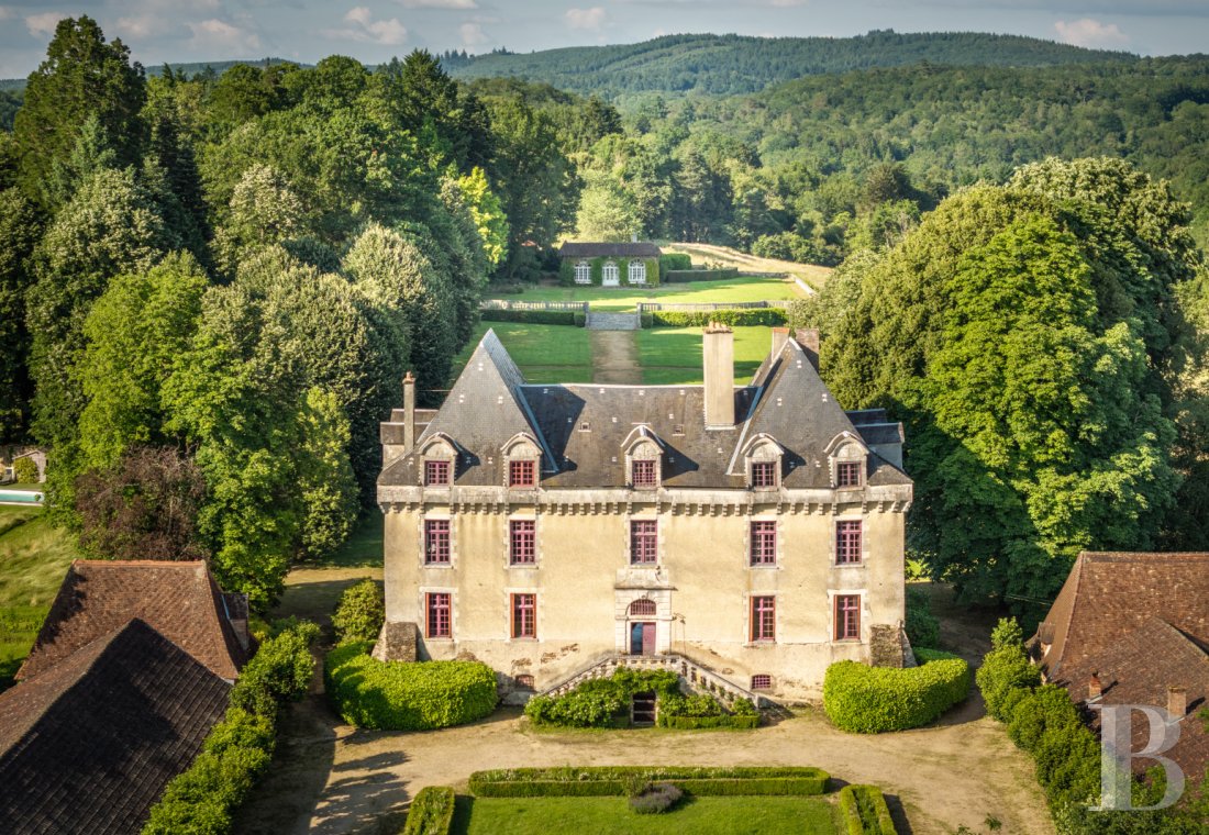 An elegant 17th century chateau with a park stretching for as far as the eye can see between Périgueux and Limoges, in the north of the Dordogne - photo  n°4