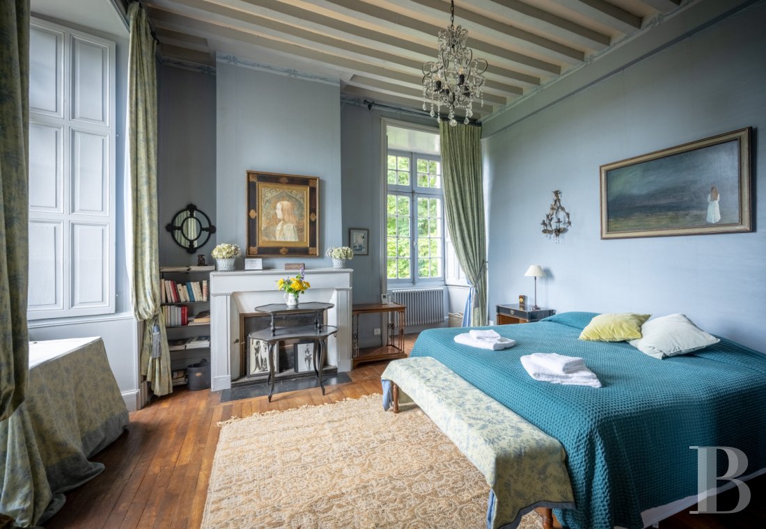 An elegant 17th century chateau with a park stretching for as far as the eye can see between Périgueux and Limoges, in the north of the Dordogne - photo  n°24