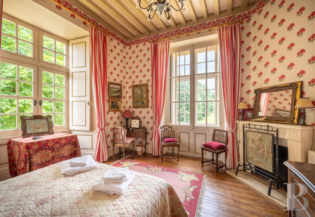 An elegant 17th century chateau with a park stretching for as far as the eye can see between Périgueux and Limoges, in the north of the Dordogne - photo  n°32