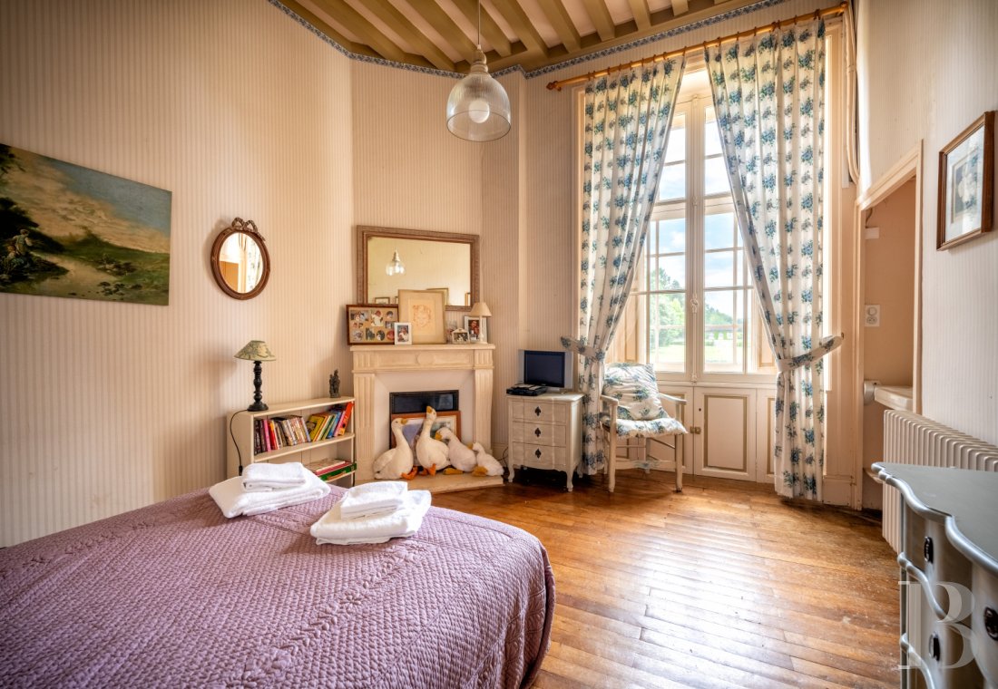 An elegant 17th century chateau with a park stretching for as far as the eye can see between Périgueux and Limoges, in the north of the Dordogne - photo  n°42