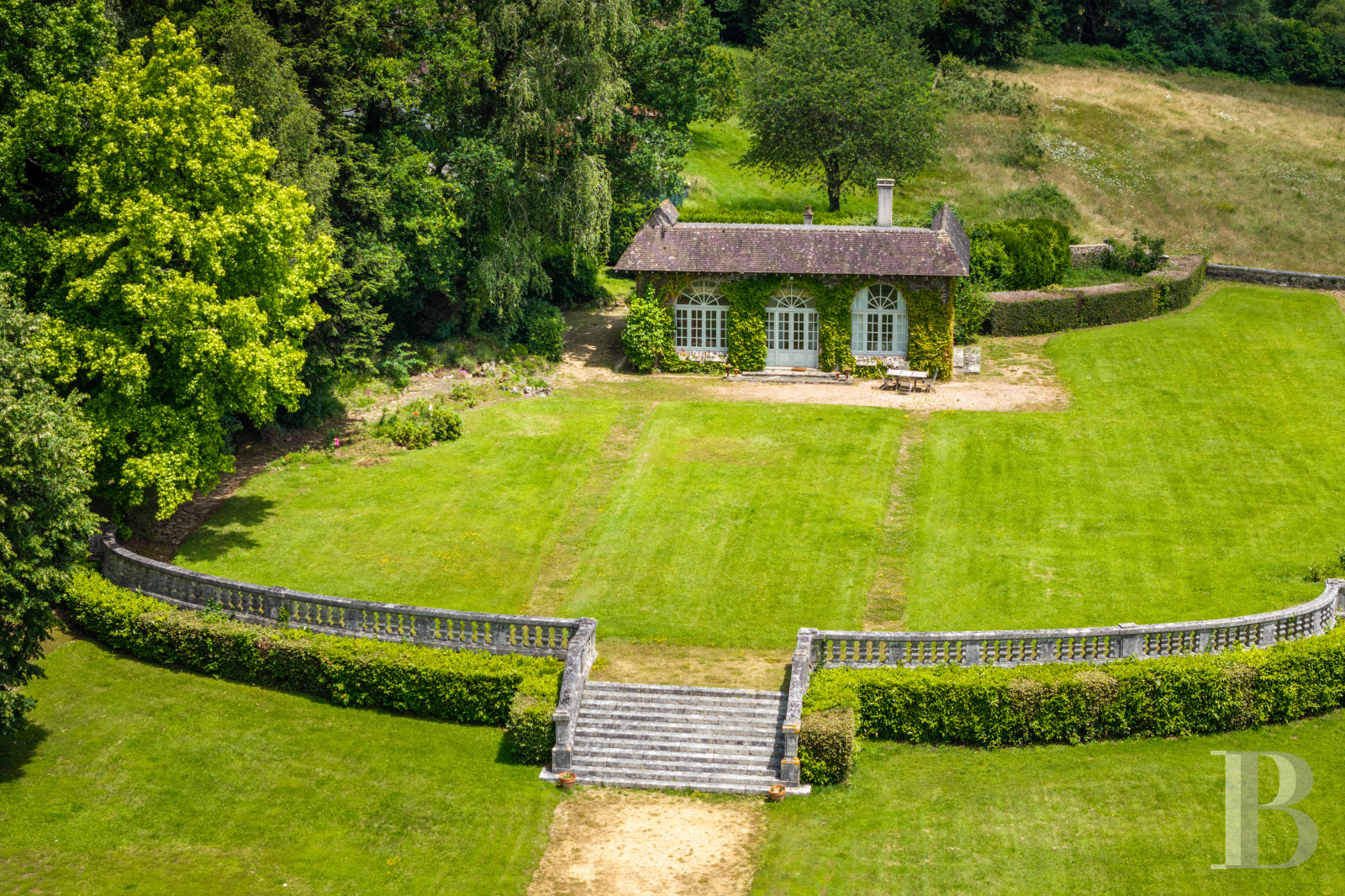 An elegant 17th century chateau with a park stretching for as far as the eye can see between Périgueux and Limoges, in the north of the Dordogne - photo  n°45