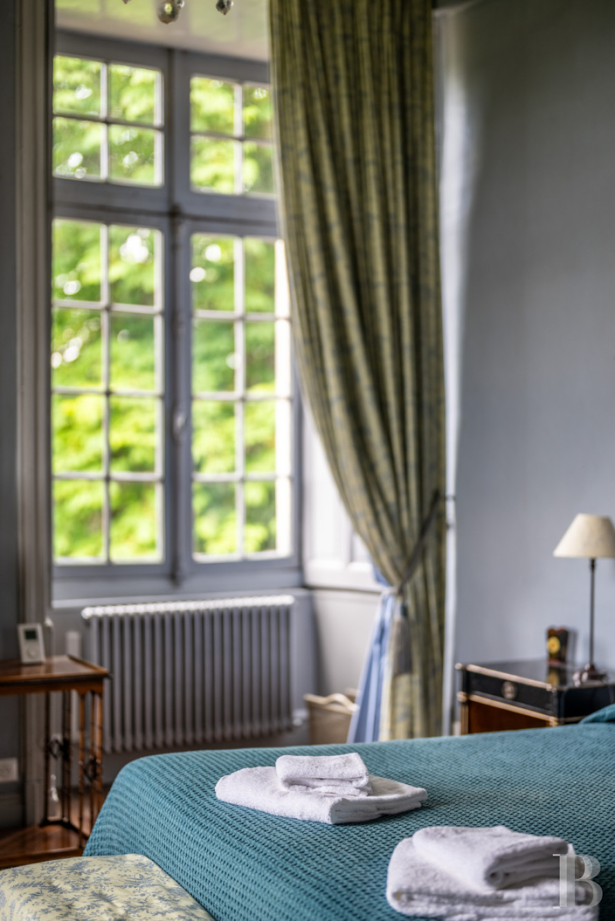 An elegant 17th century chateau with a park stretching for as far as the eye can see between Périgueux and Limoges, in the north of the Dordogne - photo  n°26